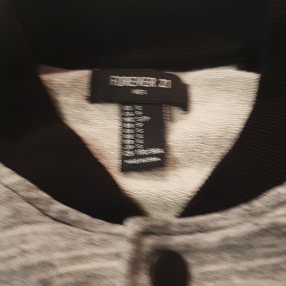 Forever 21 Sweater - Picture 2 of 2